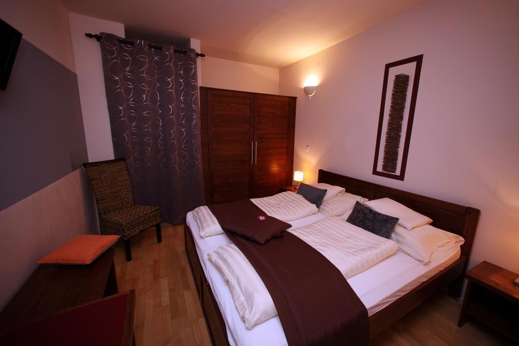 Landhaus Klambauer Ferienapartments Thermennaehe St Martins Therme Frauenkirchen Extérieur photo
